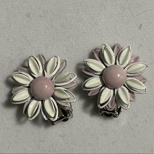 Vintage metal flower earrings
